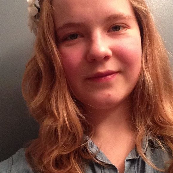 Meet your Posher, Amy - Picture 2 of 2